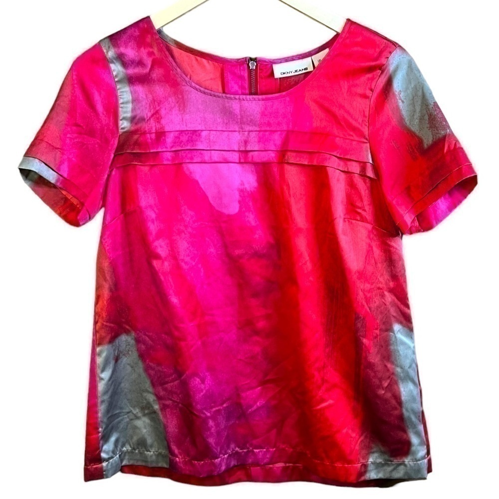 Dkny Beautiful Satin Like Red Zip Back Blouse, Size Small